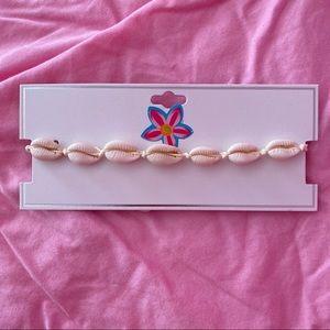 *Brand New* Cowrie Shell Necklace 🐚